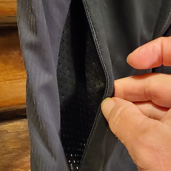 Moosejaw Sz Med jacket zipper front - Picture 6 of 6